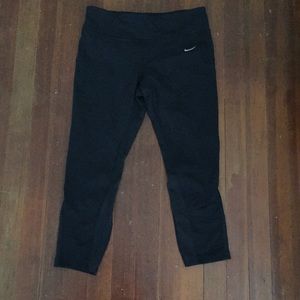Nike DRI-FIT cropped leggings.